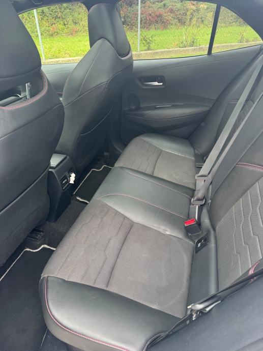 Toyota Corolla 2.0 Hybrid Lounge, 2019., 80.000 km, fotografija 10