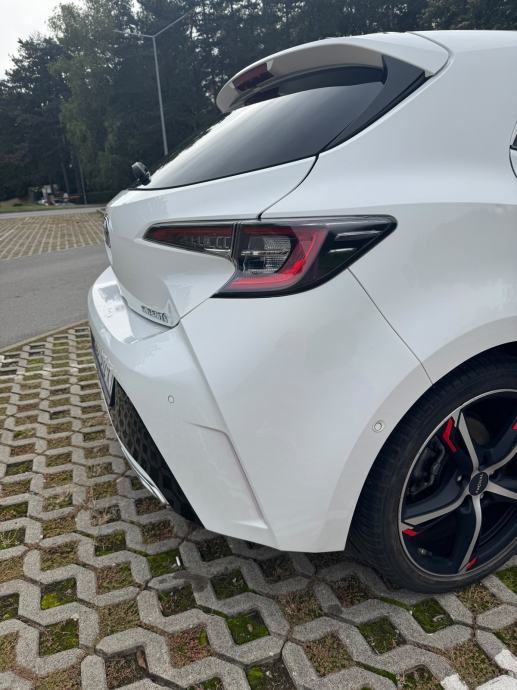 Toyota Corolla 2.0 Hybrid Lounge, 2019., 80.000 km, fotografija 11