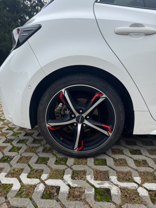 Toyota Corolla 2.0 Hybrid Lounge, 2019., 80.000 km, fotografija 12