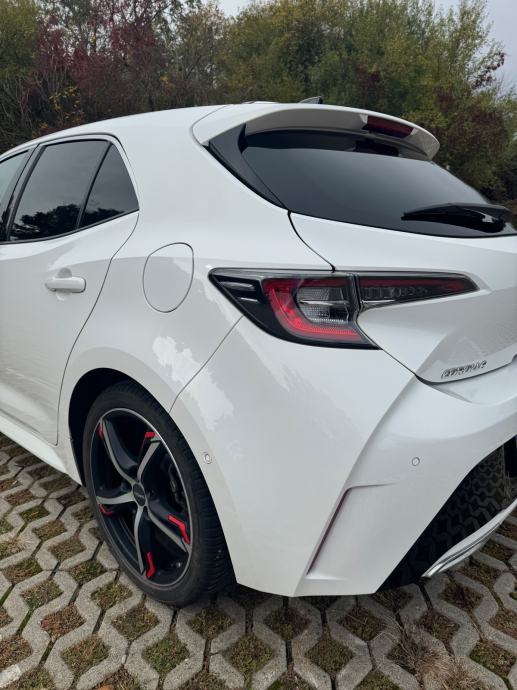 Toyota Corolla 2.0 Hybrid Lounge, 2019., 80.000 km, fotografija 13