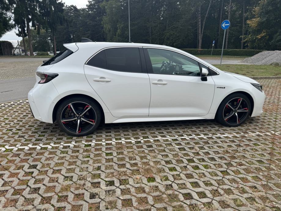 Toyota Corolla 2.0 Hybrid Lounge, 2019., 80.000 km, fotografija 14
