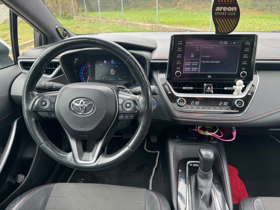 Toyota Corolla 2.0 Hybrid Lounge, 2019., 80.000 km, fotografija 17