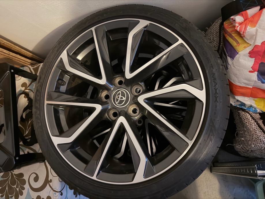 Toyota Corolla 2.0 Hybrid Lounge, 2019., 80.000 km, fotografija 18