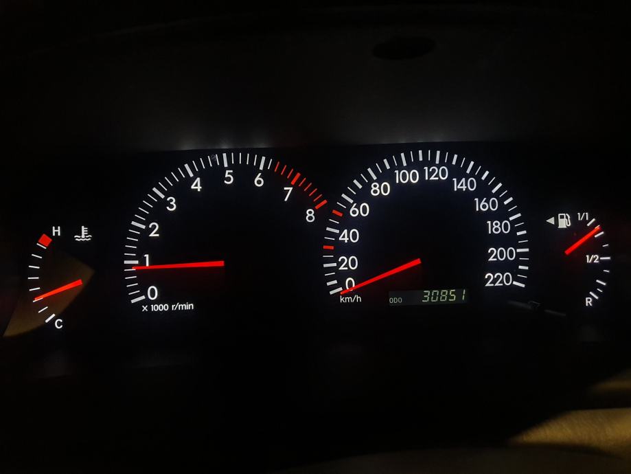 Toyota Corolla, 31.000km, 1.vlasnik, 1.4i automatik, fotografija 9