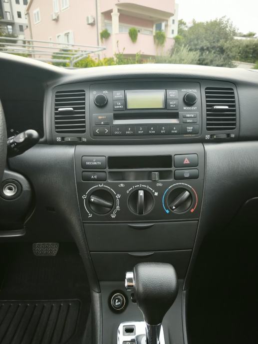 Toyota Corolla, 31.000km, 1.vlasnik, 1.4i automatik, fotografija 12