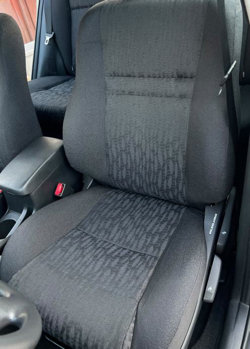 Toyota Corolla, 31.000km, 1.vlasnik, 1.4i automatik, fotografija 16