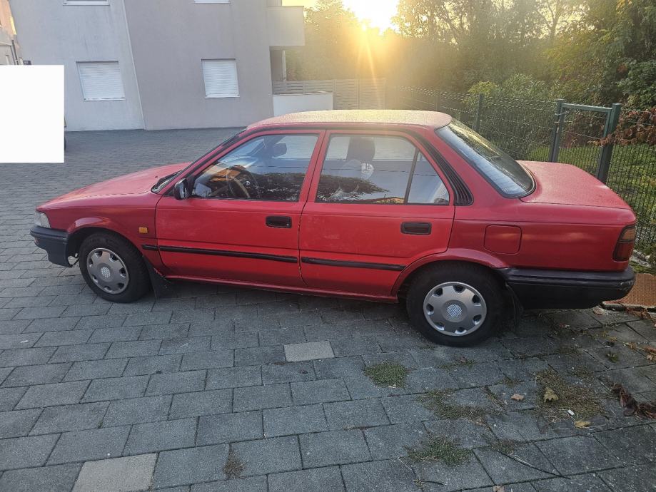 Toyota Corolla Benzin, fotografija 3