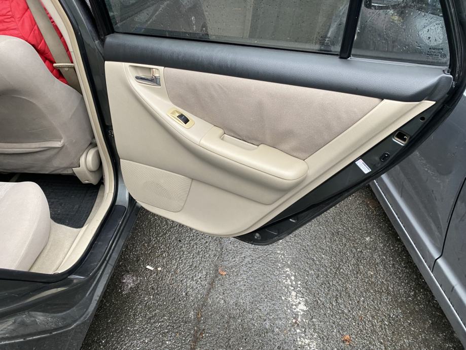 Toyota Corolla d4d 2.0, fotografija 9