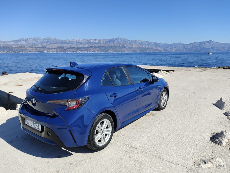 Toyota Corolla 1.8 hybrid automatik, fotografija 3
