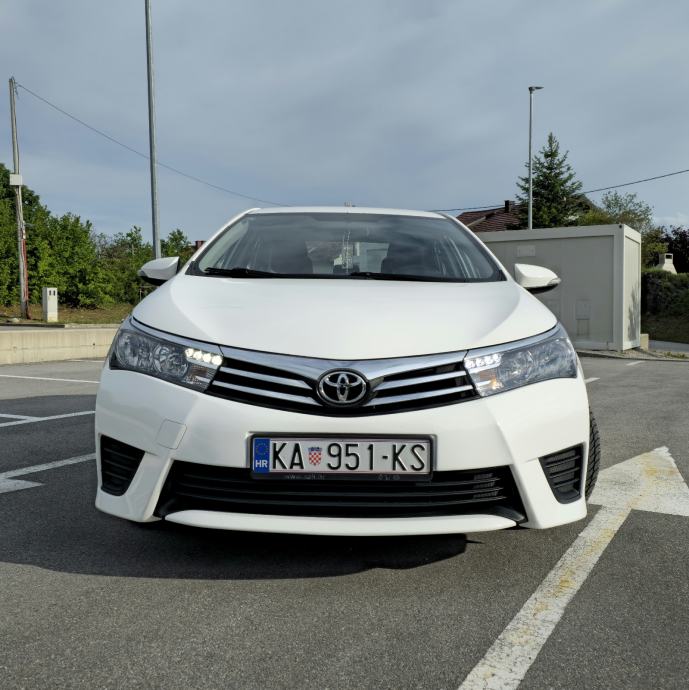 Toyota Corolla Sedan 1,4 D-4D, fotografija 3
