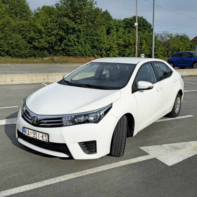 Toyota Corolla Sedan 1,4 D-4D, fotografija 4