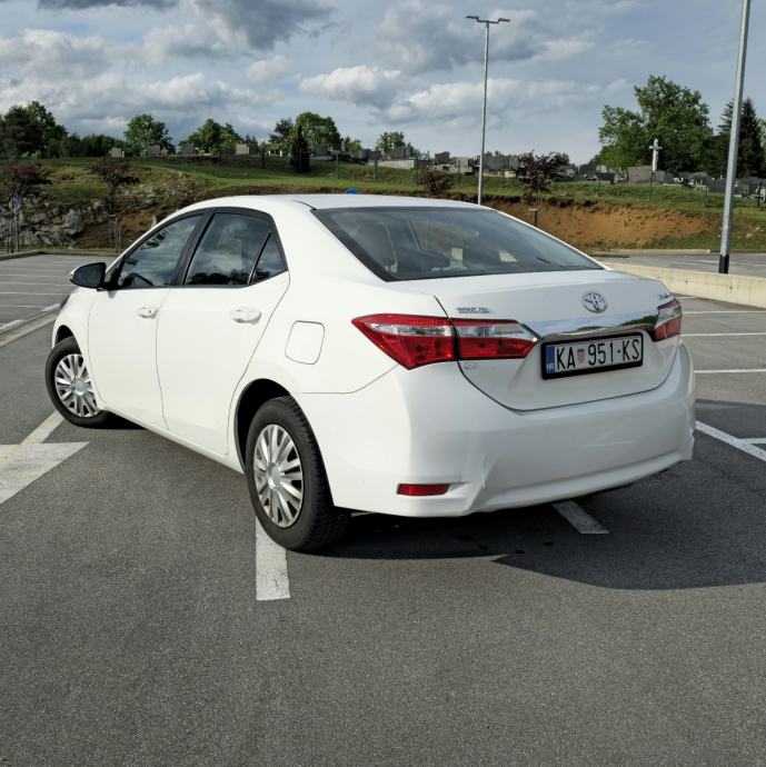 Toyota Corolla Sedan 1,4 D-4D, fotografija 5