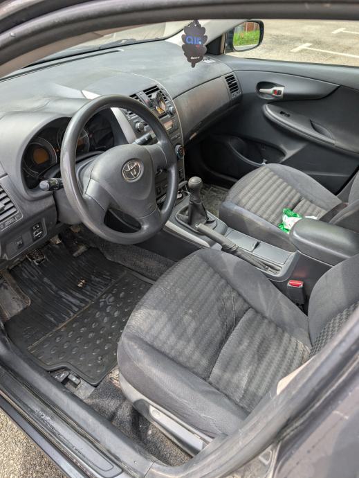 Toyota Corolla Sedan 1,4 D-4D, fotografija 7