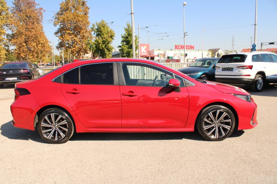 Toyota Corolla Sedan 1.8 Hybrid Sol AUTOMATIK - nije uvoz, fotografija 4