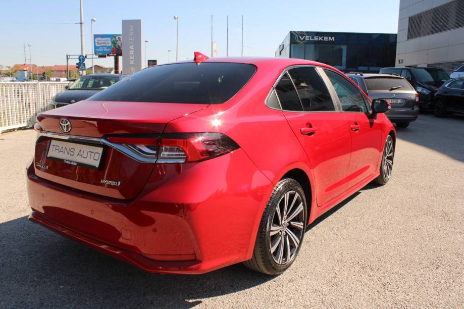 Toyota Corolla Sedan 1.8 Hybrid Sol AUTOMATIK - nije uvoz, fotografija 5