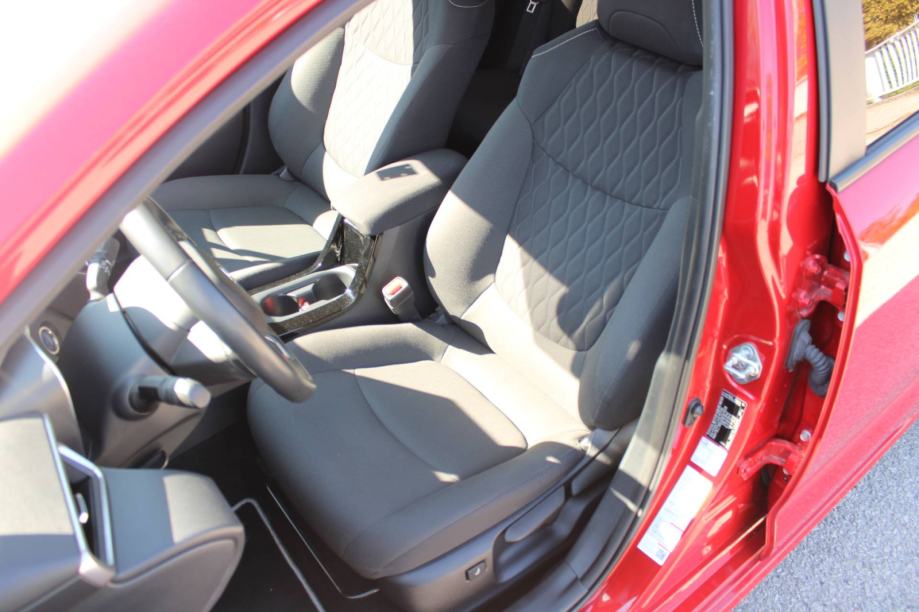 Toyota Corolla Sedan 1.8 Hybrid Sol AUTOMATIK - nije uvoz, fotografija 9