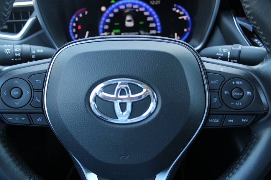 Toyota Corolla Sedan 1.8 Hybrid Sol AUTOMATIK - nije uvoz, fotografija 13