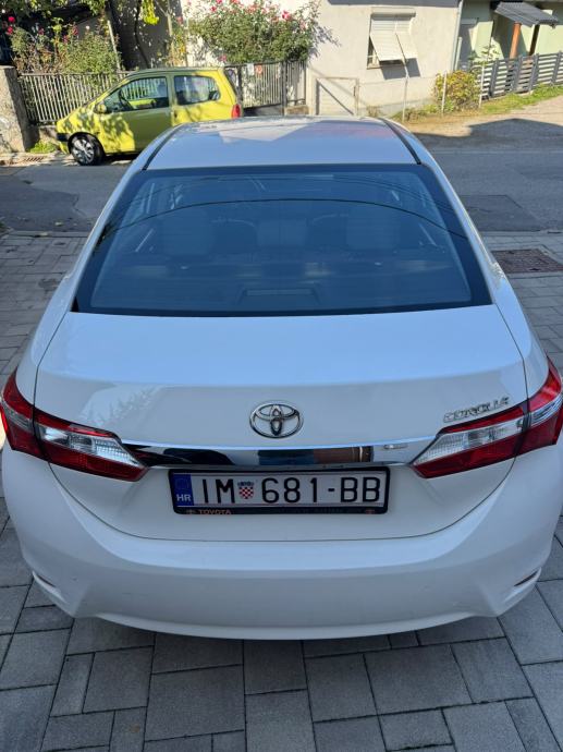 Toyota Corolla Sedan, fotografija 11