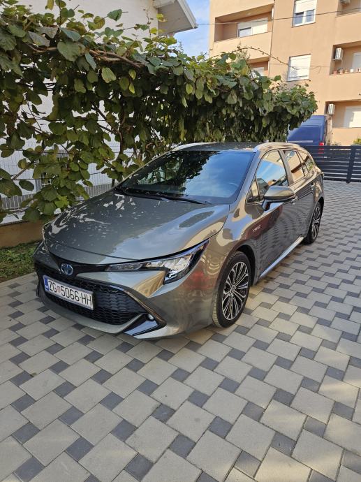 Toyota Corolla SW 2,0 VVT-i hybrid automatic CVT, fotografija 3
