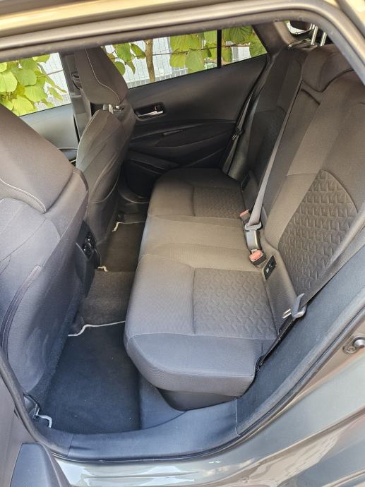 Toyota Corolla SW 2,0 VVT-i hybrid automatic CVT, fotografija 12