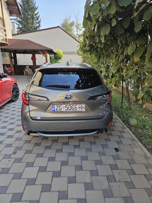 Toyota Corolla SW 2,0 VVT-i hybrid automatic CVT, fotografija 5