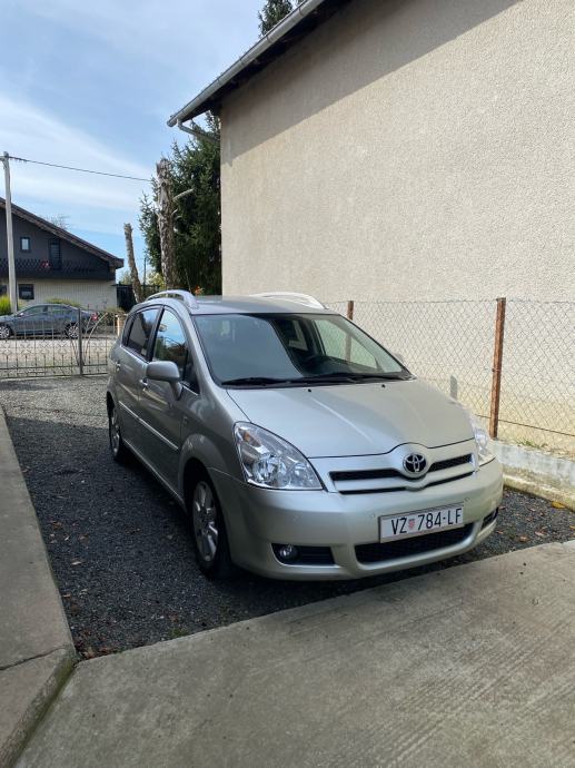 Toyota Corolla Verso 2,2 D4D, 2006 god. Toyota Corolla Verso 2,2 D4D, 2006 god.