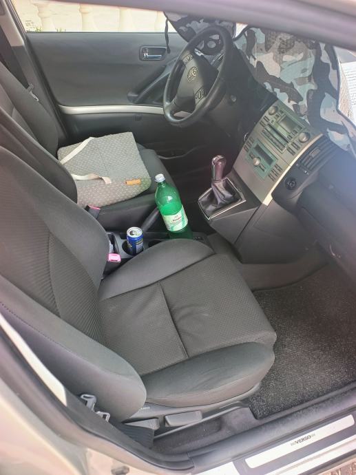 Toyota Corolla Verso 2,2 D-4D, fotografija 9