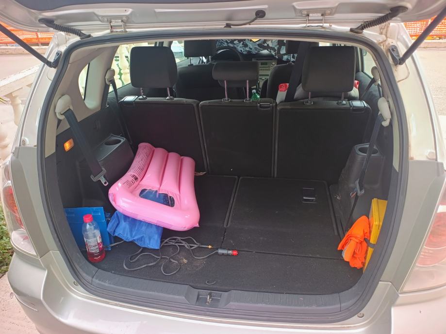 Toyota Corolla Verso 2,2 D-4D, fotografija 12