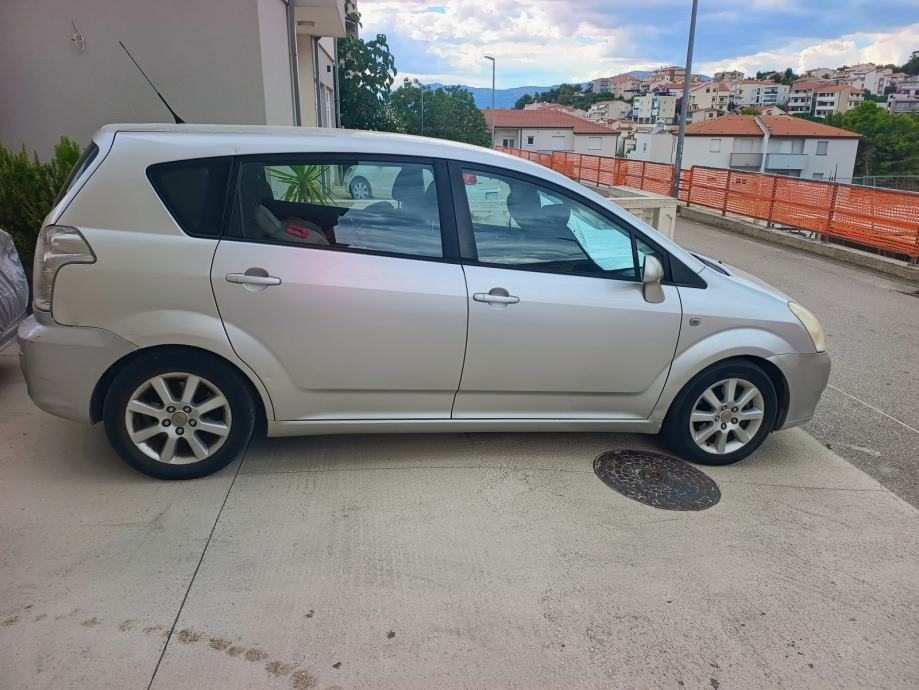 Toyota Corolla Verso 2,2 D-4D, fotografija 4