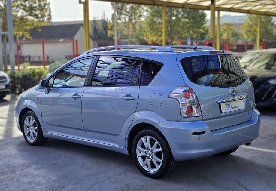 TOYOTA*COROLLA VERSO*2.2 D-4D*SOL*NIJE UVOZ*SERVISNA*PDC*4490E, fotografija 2
