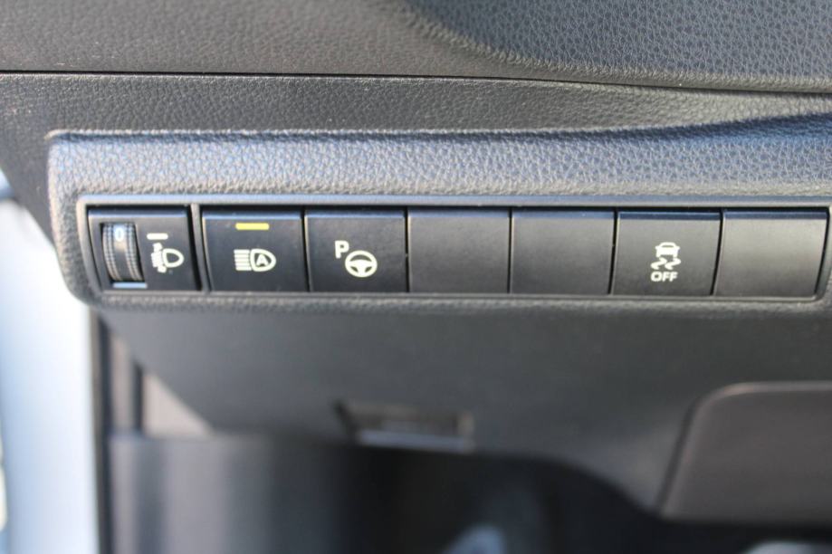 Toyota Corolla Wagon 1.8 Hybrid AUTOMATIK *LED, NAVIGACIJA, KAMERA*, fotografija 17