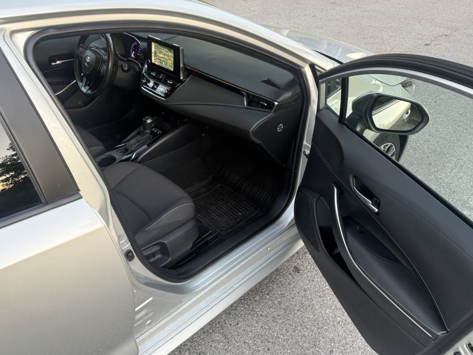 Toyota Corolla Wagon 2.0 Hibrid automatik sport asist oprema, fotografija 10