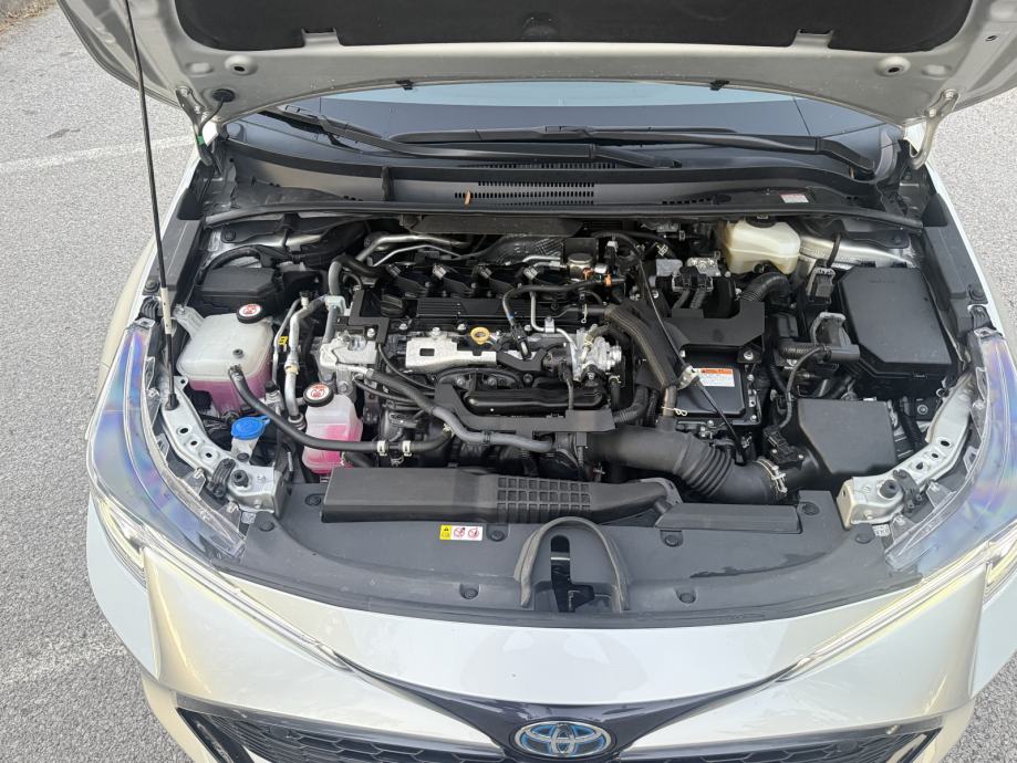 Toyota Corolla Wagon 2.0 Hibrid automatik sport asist oprema, fotografija 15