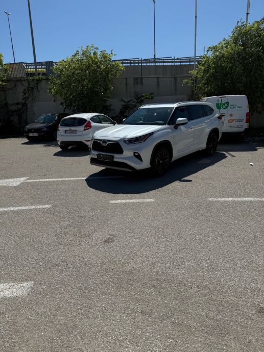 Toyota Highlander 2,5 automatik, fotografija 9
