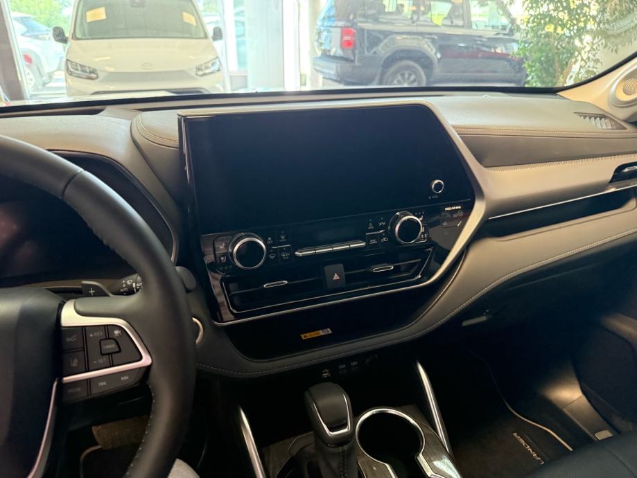 Toyota Highlander 2,5 automatik, fotografija 11