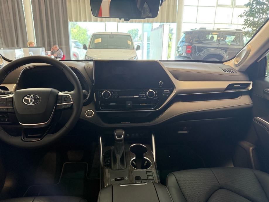 Toyota Highlander 2,5 automatik, fotografija 12