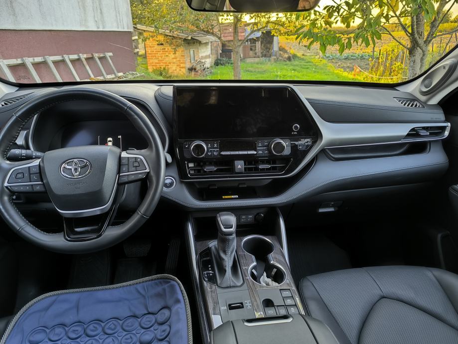 Toyota Highlander 2.5 HEV Executive AWD (2024.) – Reg. do 27.07.2027., fotografija 14