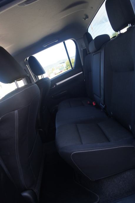 Toyota Hilux 2.4 D-4D #SERVISNA#TVORNIČKO JAMSTVO#U PDV-U#LEASING#, fotografija 19