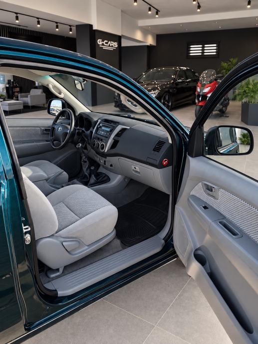Toyota Hilux 2,5 D-4D 4X4—Mod 2010—HARD-TOP—BULL-BAR—REFLEKTOR—POVISEN, fotografija 17