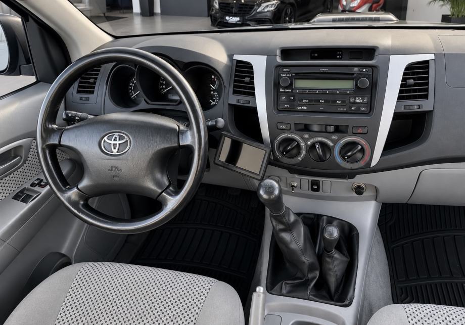 Toyota Hilux 2,5 D-4D 4X4—Mod 2010—HARD-TOP—BULL-BAR—REFLEKTOR—POVISEN, fotografija 13