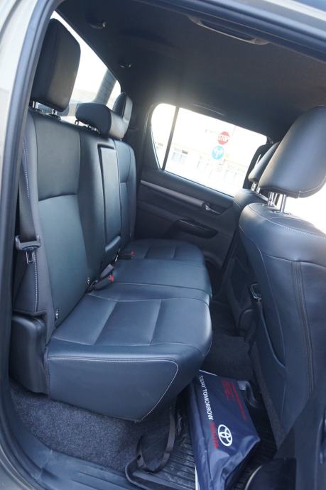 Toyota Hilux 2.8 D #INVINCIBLE#HR AUTO#U SUSTAVU PDV-A#N1#LEASING#, fotografija 11