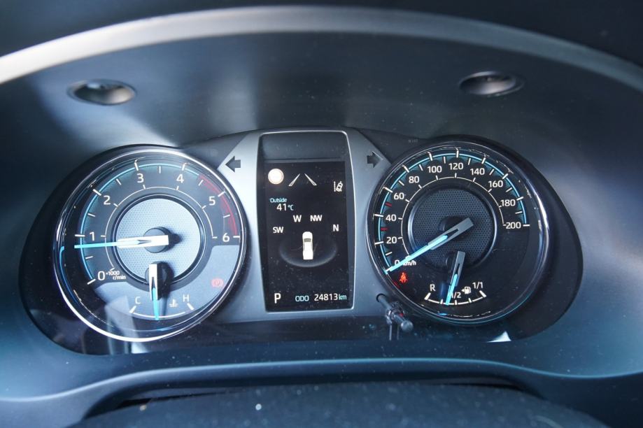 Toyota Hilux 2.8 D #INVINCIBLE#HR AUTO#U SUSTAVU PDV-A#N1#LEASING#, fotografija 14