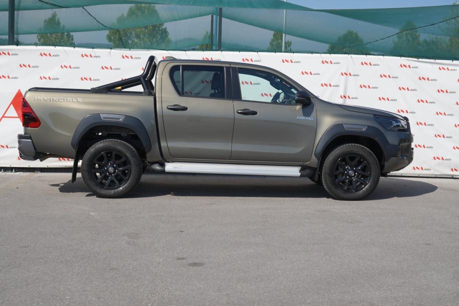 Toyota Hilux 2.8 D #INVINCIBLE#HR AUTO#U SUSTAVU PDV-A#N1#LEASING#, fotografija 3