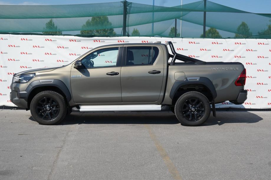 Toyota Hilux 2.8 D #INVINCIBLE#HR AUTO#U SUSTAVU PDV-A#N1#LEASING#, fotografija 2