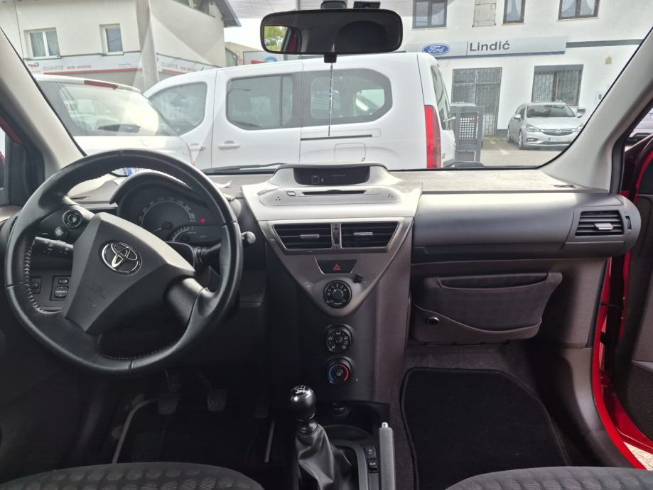 Toyota iQ 1,0 VVT-i _TJEDNI JESENSKI BONUS-MADE IN JAPAN, fotografija 10