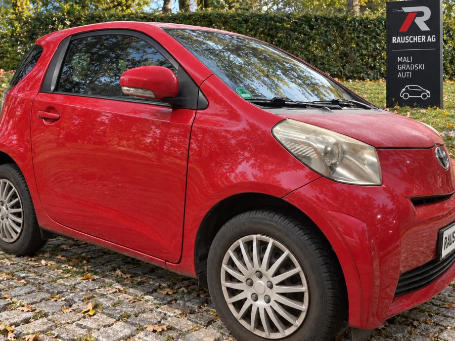 Toyota iQ