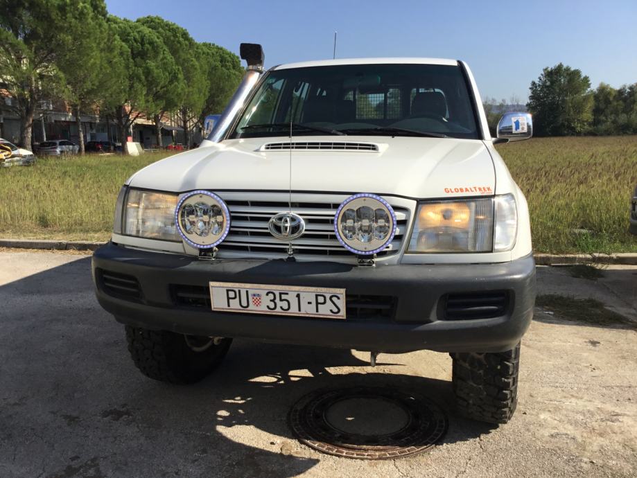 Toyota land cruiser 105