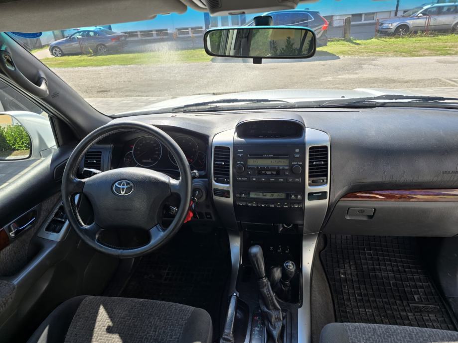 Toyota Land Cruiser 3,0 D-4D automatik reg godinu dana, fotografija 17