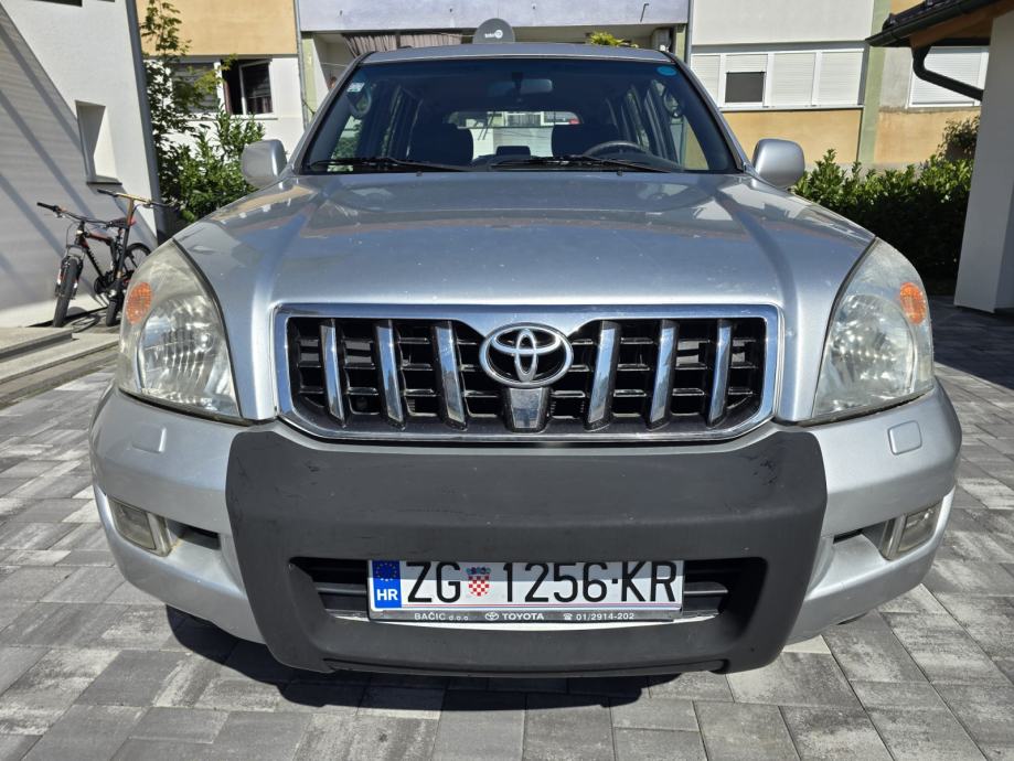 Toyota Land Cruiser 3,0 D-4D automatik reg godinu dana, fotografija 3