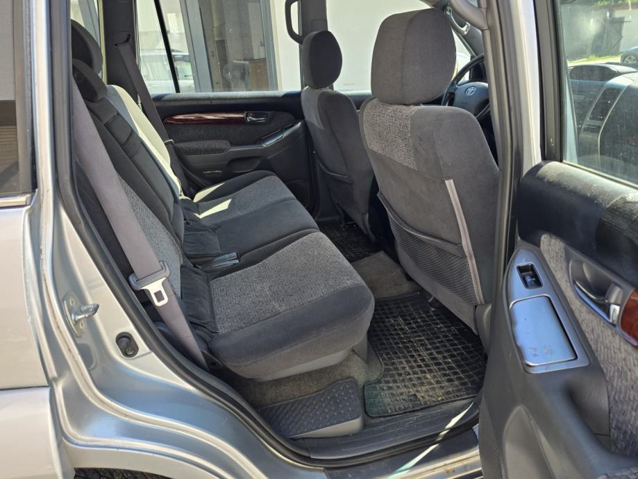 Toyota Land Cruiser 3,0 D-4D automatik reg godinu dana, fotografija 15